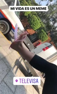 Karla Farfán feet photo 1