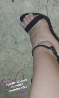 Karla Farfán feet photo 14