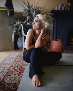 Karla Farfán feet photo 14