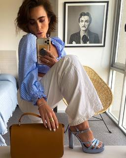 Karla Farfán feet photo 11