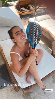 Karla Farfán feet photo 1