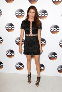 Karla Souza feet photo thumbnail