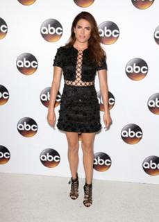 Karla Souza feet photo thumbnail