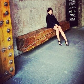 Karla Souza feet photo thumbnail