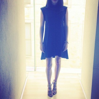 Karla Souza feet photo thumbnail