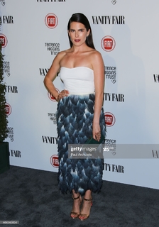Karla Souza feet photo thumbnail