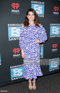 Karla Souza feet photo thumbnail