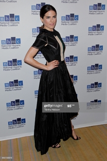 Karla Souza feet photo thumbnail