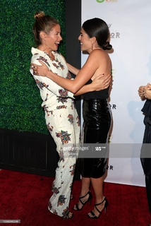 Karla Souza feet photo thumbnail