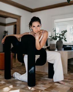 Karla Souza feet photo thumbnail