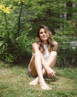 Karla Souza feet photo thumbnail