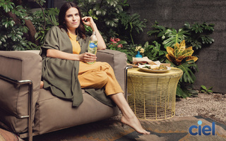 Karla Souza feet photo thumbnail