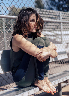 Karla Souza feet photo thumbnail