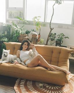 Karla Souza feet photo thumbnail