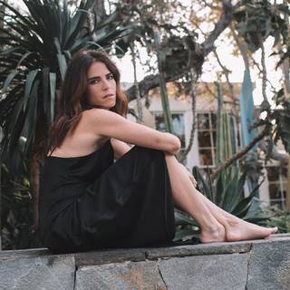 Karla Souza feet photo thumbnail