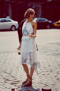 Karlie Kloss feet photo thumbnail