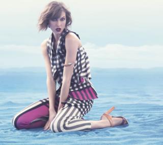 Karlie Kloss feet photo thumbnail