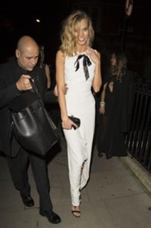 Karlie Kloss feet photo thumbnail