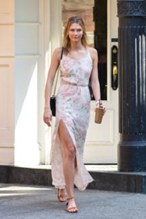 Karlie Kloss feet photo thumbnail