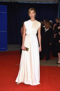 Karlie Kloss feet photo thumbnail