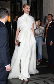 Karlie Kloss feet photo thumbnail