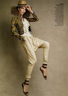 Karlie Kloss feet photo thumbnail