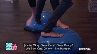 Karlie Kloss feet photo thumbnail