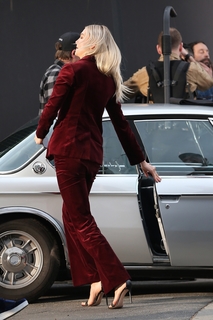 Karlie Kloss feet photo thumbnail