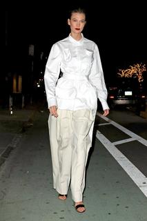 Karlie Kloss feet photo thumbnail