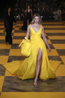 Karlie Kloss feet photo thumbnail
