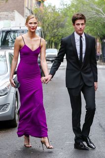 Karlie Kloss feet photo thumbnail