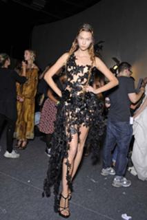 Karlie Kloss feet photo thumbnail