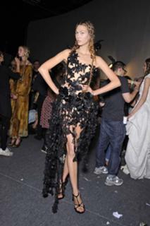 Karlie Kloss feet photo thumbnail
