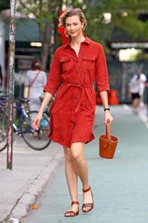 Karlie Kloss feet photo thumbnail