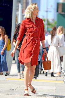 Karlie Kloss feet photo thumbnail
