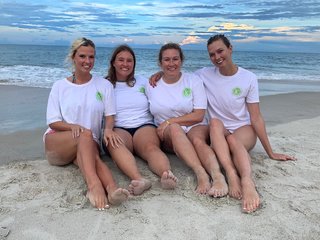 Karlie Kloss feet photo thumbnail