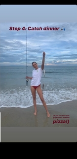 Karlie Kloss feet photo thumbnail