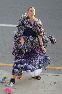 Karlie Kloss feet photo thumbnail