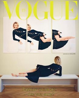 Karlie Kloss feet photo thumbnail