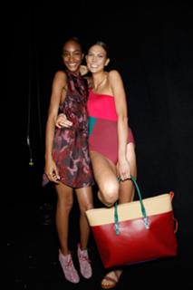 Karlie Kloss feet photo thumbnail
