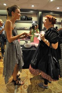 Karlie Kloss feet photo thumbnail