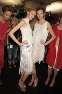 Karlie Kloss feet photo thumbnail