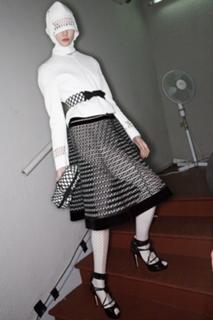 Karlie Kloss feet photo thumbnail