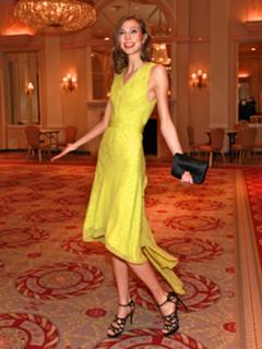 Karlie Kloss feet photo thumbnail