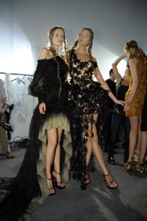 Karlie Kloss feet photo thumbnail