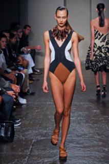 Karlie Kloss feet photo thumbnail