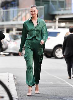 Karlie Kloss feet photo thumbnail