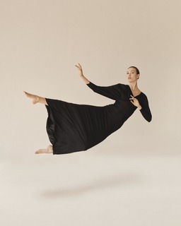 Karlie Kloss feet photo thumbnail