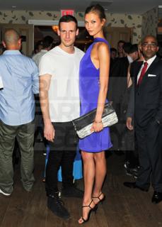 Karlie Kloss feet photo thumbnail