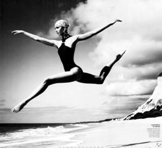 Karlie Kloss feet photo thumbnail